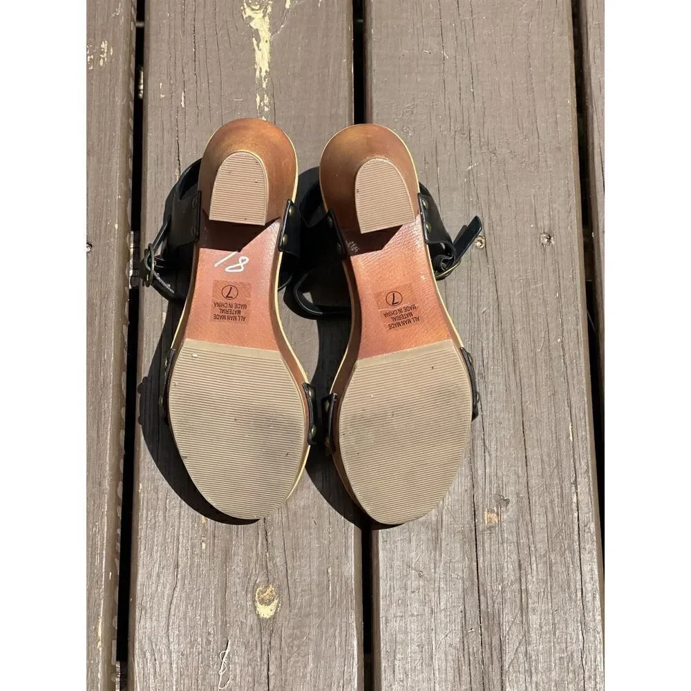 Soda CHIVAS ~ Women's Bold Buckles Studded Wedge Sandal lack Tan Size 7W